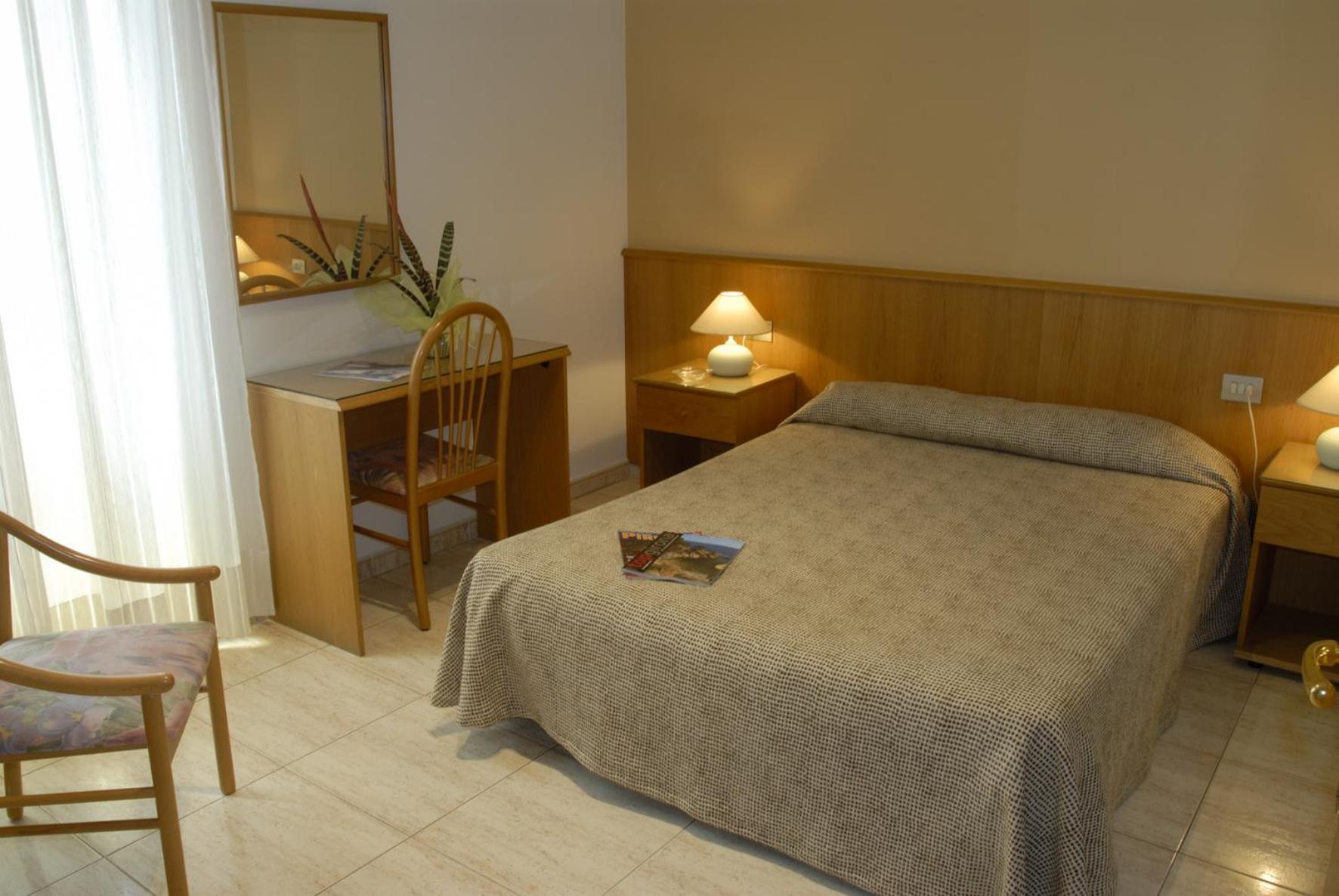 Hotel Canet กัสเตโย เดมปูเรียส ภายนอก รูปภาพ