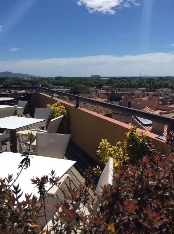 Hotel Canet กัสเตโย เดมปูเรียส ภายนอก รูปภาพ
